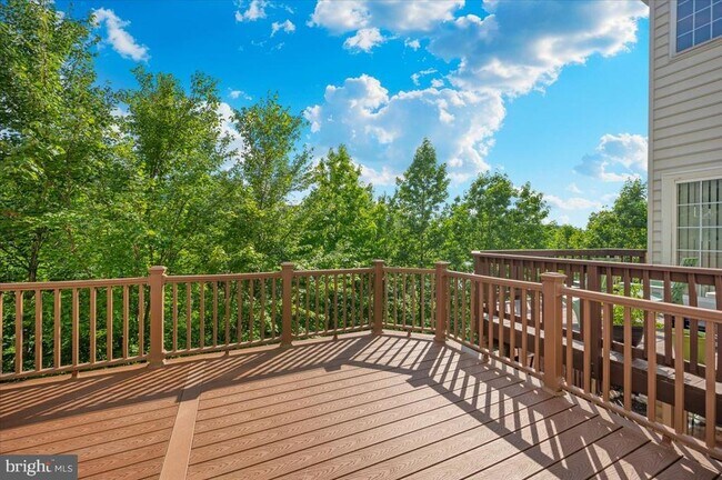 Building Photo - 4576 Fair Valley Dr