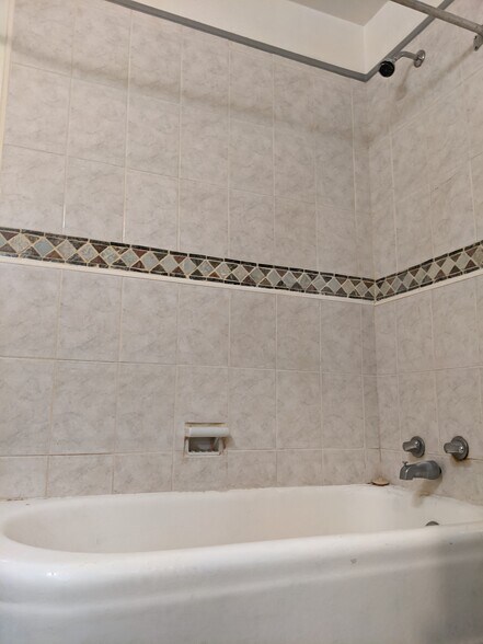 Building Photo - 1235 Simms Pl NE