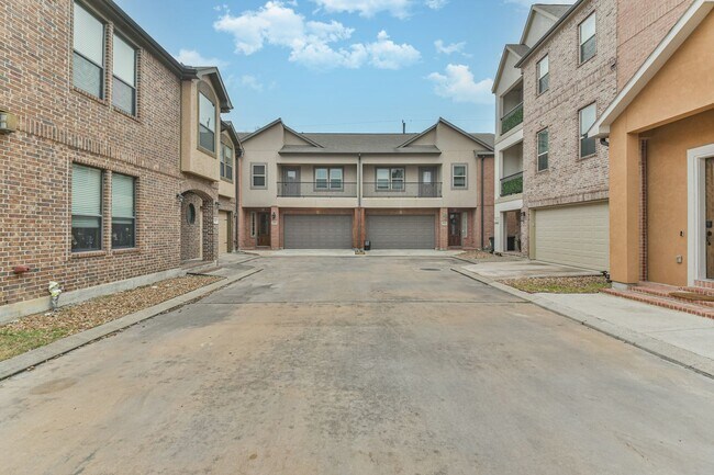 Building Photo - For Lease | 3 Bed, 2 Bath | 2,442 Sq Ft | Upland Place |