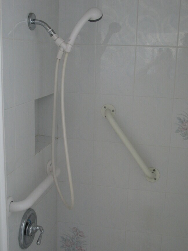 Building Photo - 3121 W Wyoming Ave