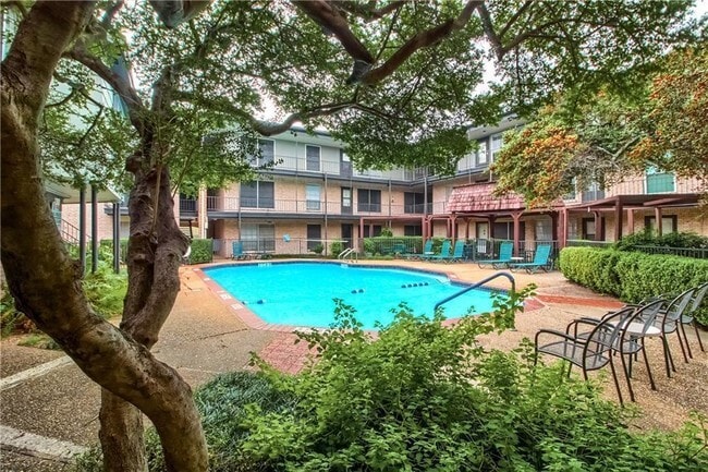 Beautiful pool with sitting areas. - 2425 Ashdale Dr