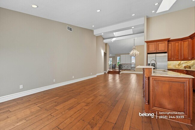 Building Photo - 4911 Amador Dr