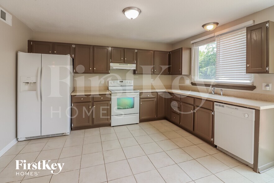 Building Photo - 909 Minnie Ave