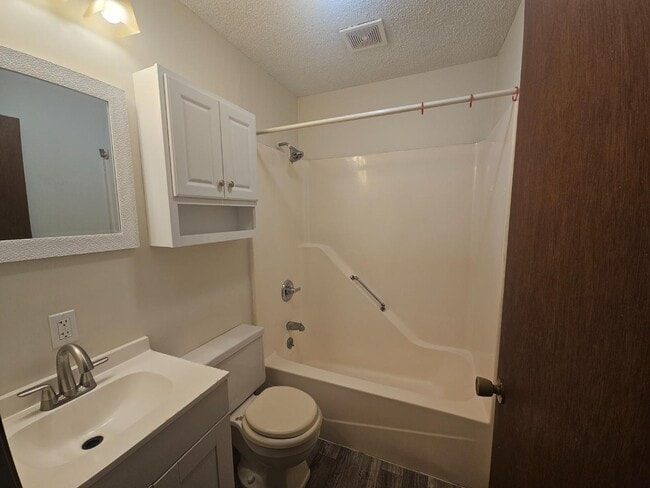 Building Photo - 714 N Campbell St