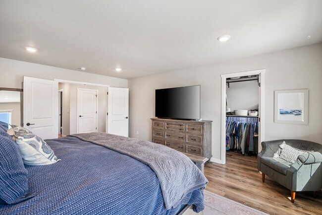 Building Photo - 20646 SE Gemstone Ave