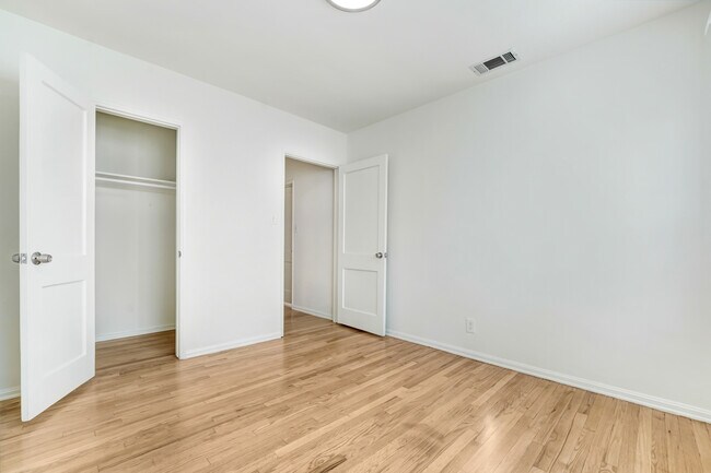 Building Photo - 5107 Enfield Ave