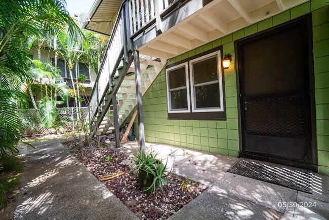 Building Photo - 2bd / 1ba / 1 assigned parking Condo in Co...