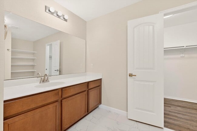 Building Photo - 1406 Cedar Hollow Dr