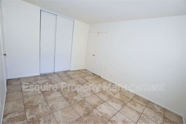 Building Photo - 1035 Woodgate Ct