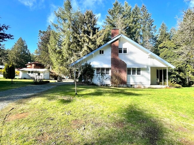 Building Photo - Nestled Away In Gig Harbor: A 3 Bedroom wi...
