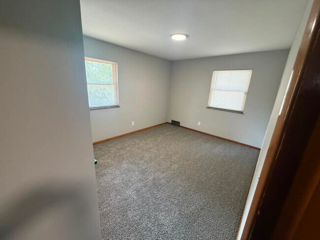 Building Photo - 3816 Cullen Dr
