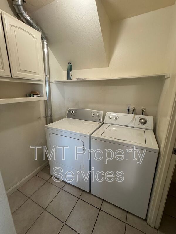 Building Photo - 7648 La Mancha Way