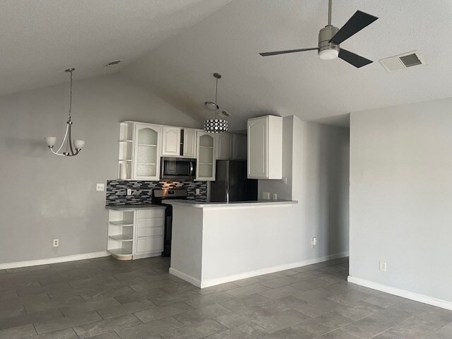 Kitchen - 16110 Fitchburg Cir