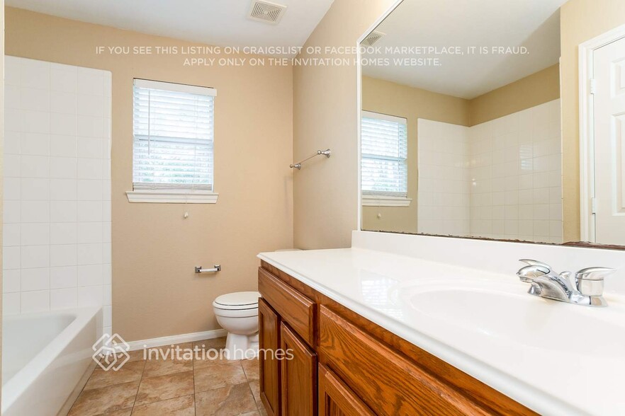 Building Photo - 3529 Stonehenge Dr
