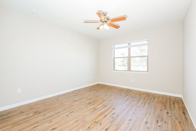 Building Photo - 3416 Soaring Dr