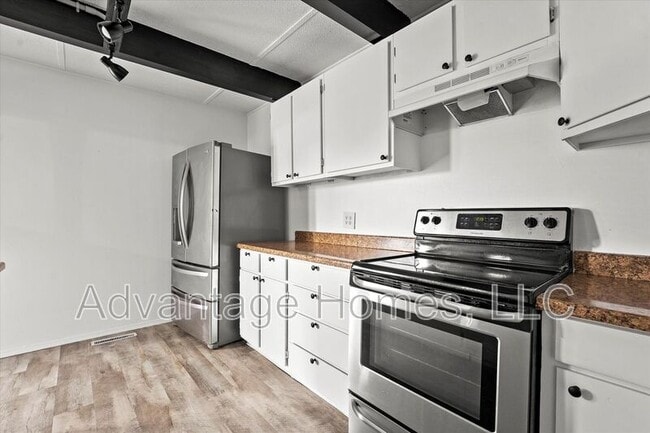 Building Photo - 914 N 70th St