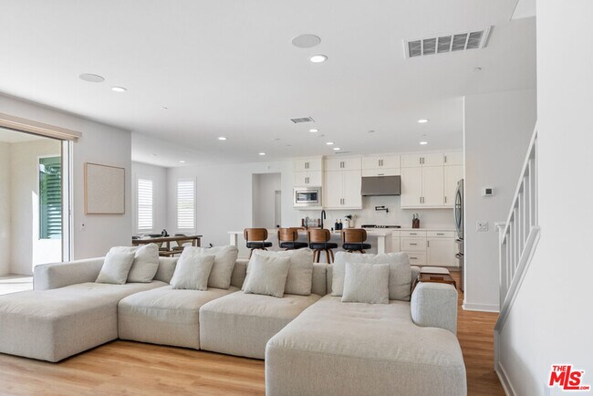 Building Photo - 18130 Radiance Ln
