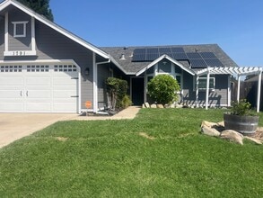 Building Photo - This rental won't last long. Don't miss ou...