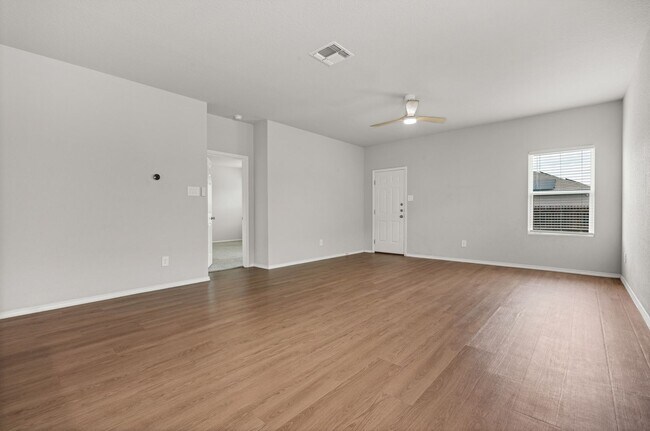 Building Photo - Charming 4-Bedroom Home in Elmendorf!