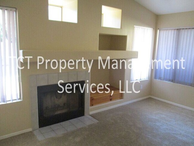 Building Photo - Cozy Three Bedroom House in Gilbert!
