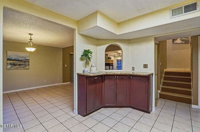 Building Photo - 650 Vera Ct