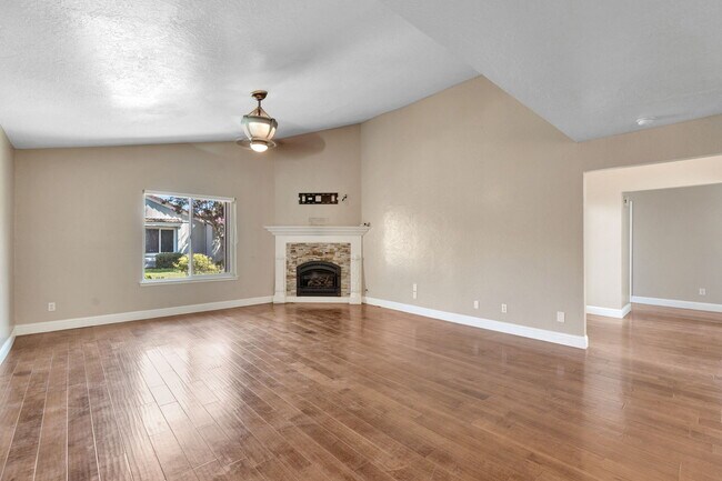 Building Photo - 1808 Cougar Ln