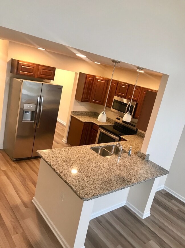 Building Photo - BEAUTIFUL! 4 Bedrooms/3.5 baths in Wild Wing. Spacious & Tons of space!