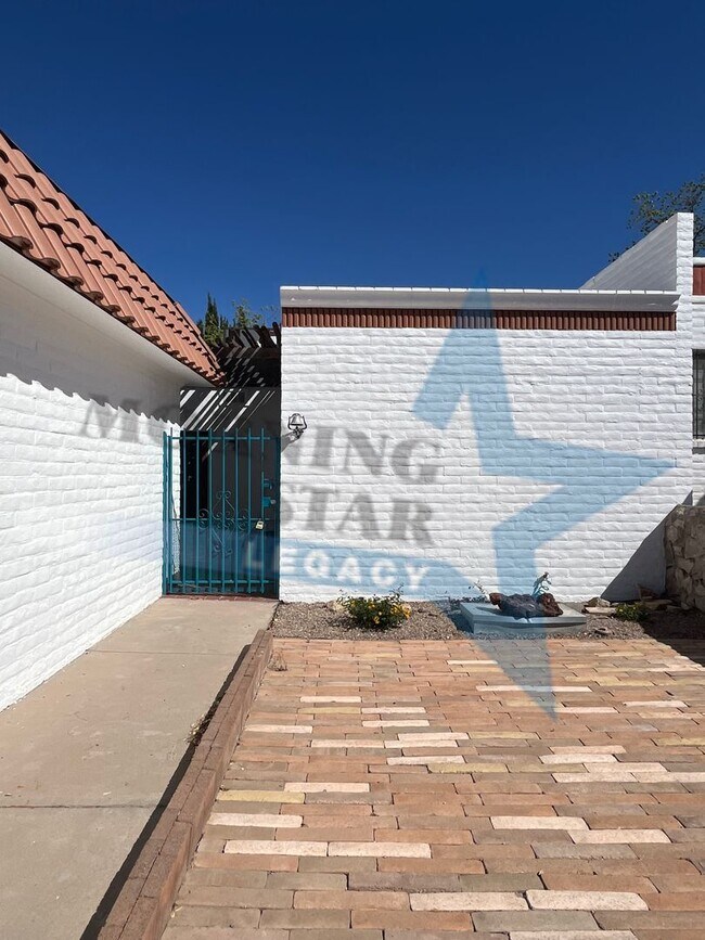 Building Photo - Charming 3 bedroom move-in ready