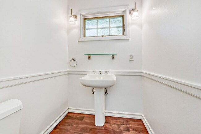 Building Photo - Updated Mid-Century 4BR / 2.5BA Daylight Ranch w/ Panoramic Views, Double Decks, A/C + 2-Car Garage