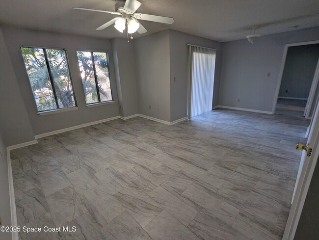 Building Photo - 3545 Sable Palm Ln