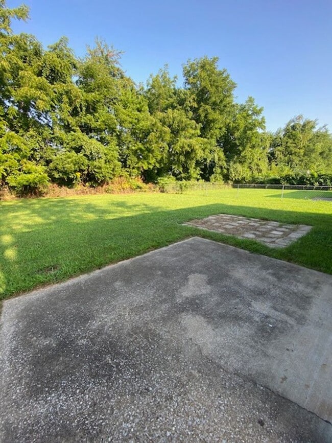 Building Photo - 1023 Shadow Ridge Ave