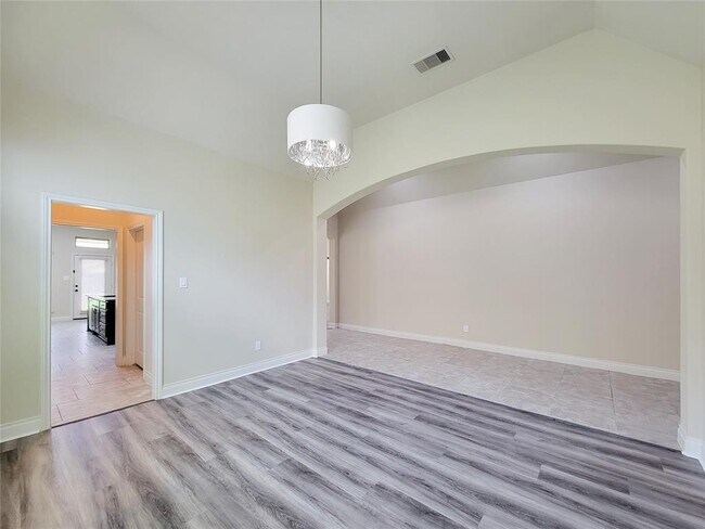 Building Photo - 1314 Watercrest Park Ln