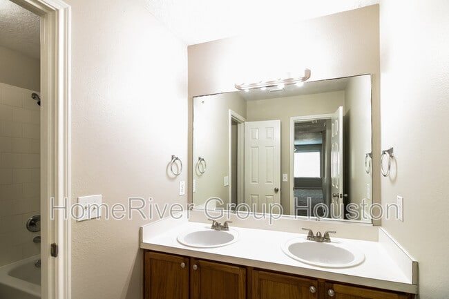 Building Photo - 14954 Sugar Sweet Dr