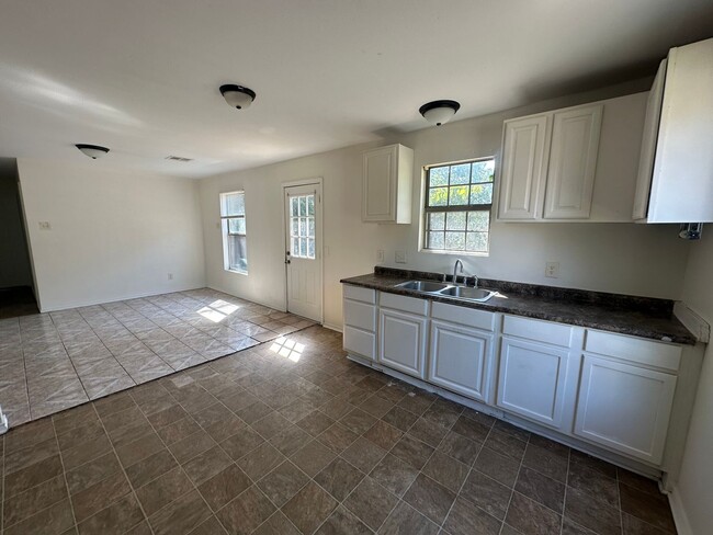 Building Photo - 1342 N 64th St