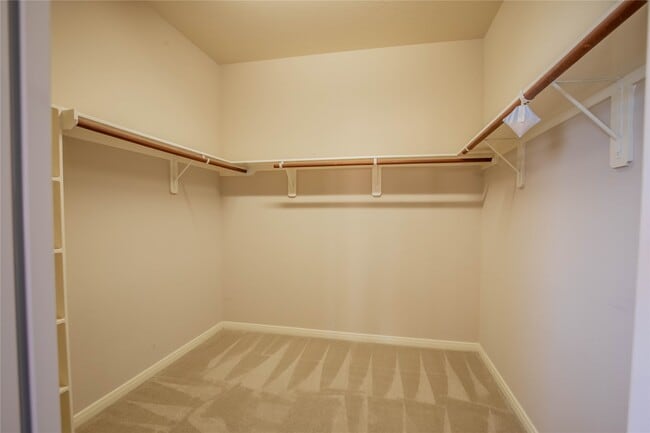 Building Photo - 2802 Silhouette Bay Dr