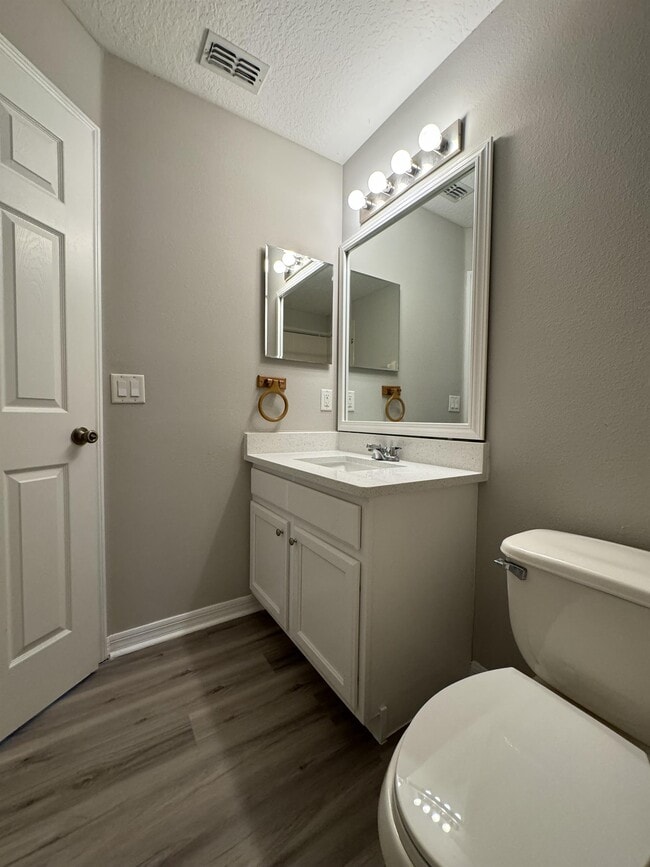 Building Photo - 12965 Langstaff Dr