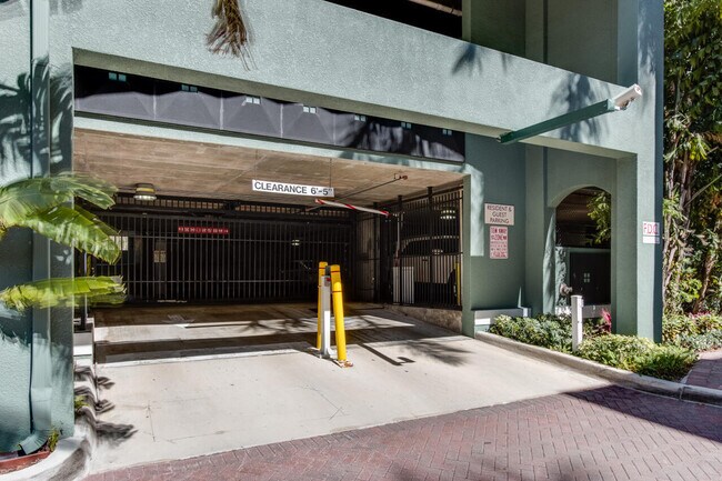 Building Photo - 235 NE 1st St