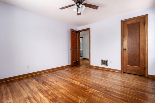 Building Photo - 51 E Schreyer Pl