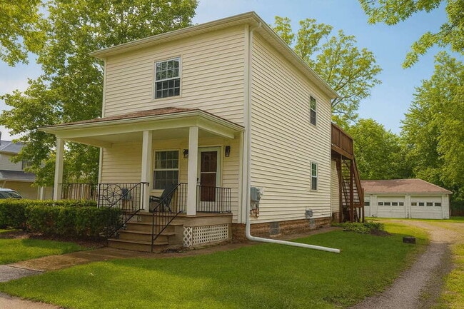 Building Photo - 247 7th St