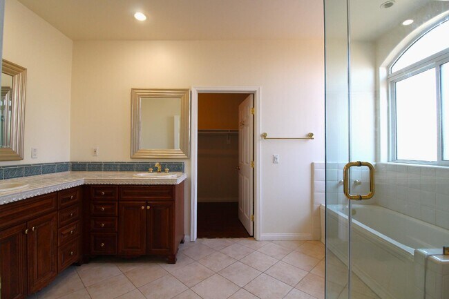 Building Photo - 23615 Welby Way