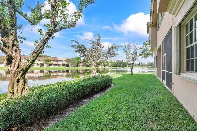 Building Photo - 3505 Lakeside Dr