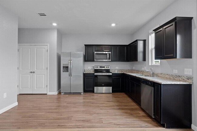 Building Photo - 320 Bell Rings Dr