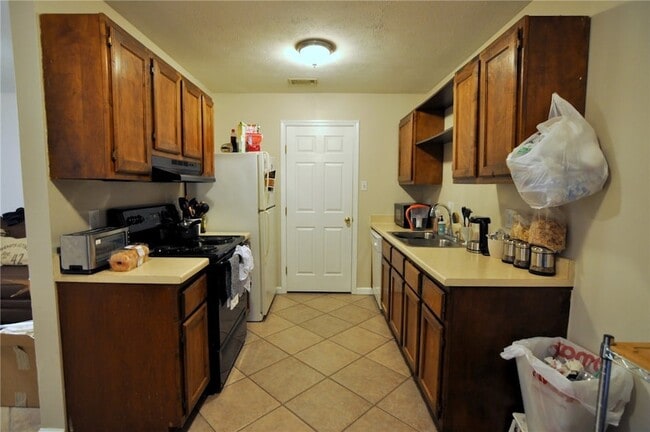 Building Photo - 1004 Verde Dr