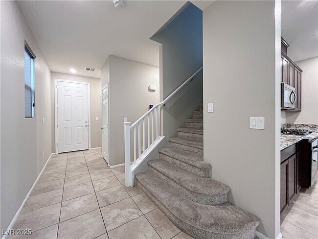 Building Photo - 5587 Lushan St