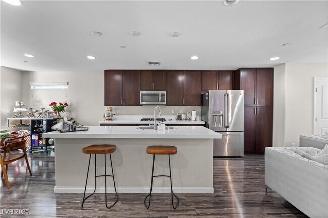 Building Photo - 9050 W Tropicana Ave