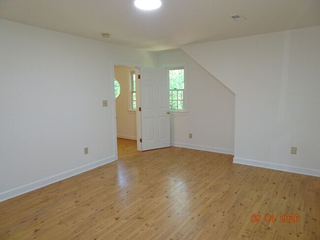 Building Photo - 1350 Jamestown Rd