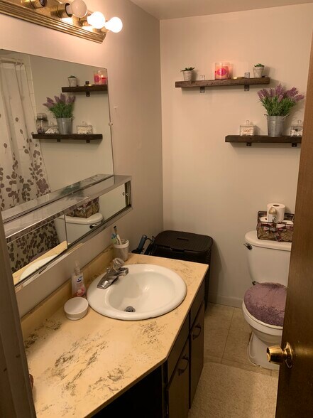 Building Photo - 24 Lynch St