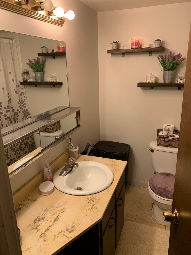 Building Photo - 24 Lynch St