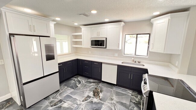 Building Photo - Charming Orlando Retreat – 3BR, 2BA Single-Family Home! WASHER & DRYER INCLUDED!