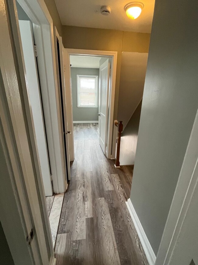 Building Photo - Newly Renovated Townhome available in 21224!